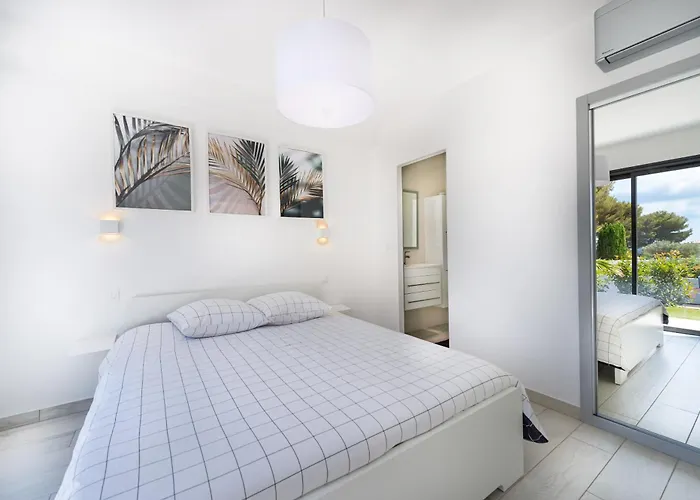 Simon サナリー・シュル・メール