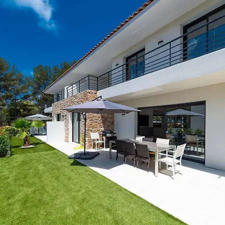 Simon Villa